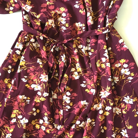 NWT Isabel Maternity Floral Short Sleeve Dress - Picture 9 of 10